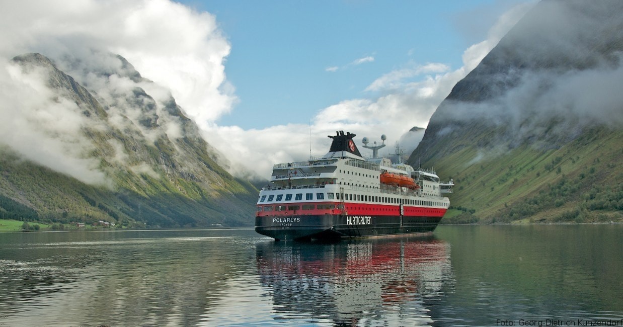 Hurtigruten-Schiff